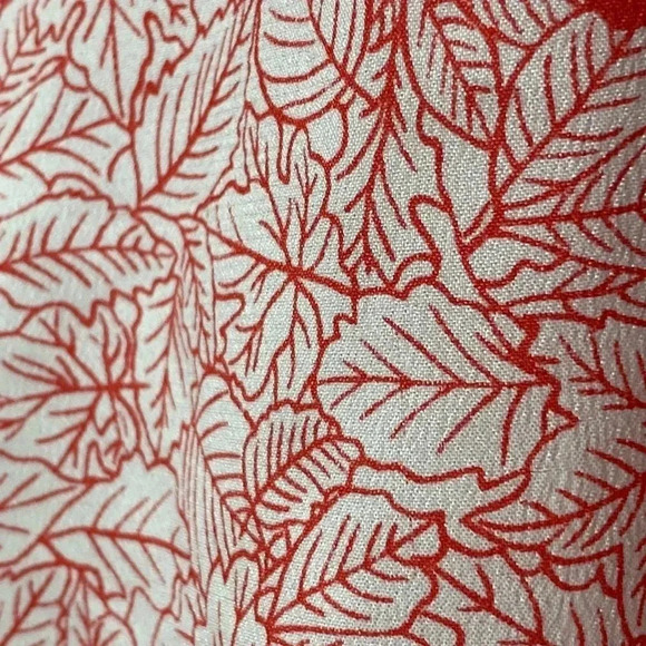 BEAUTIFUL CORAL & WHITE LEAF BORDER DESIGN SQUARE SCARF MEASURES APPROX 26”x26” - Picture 5 of 6